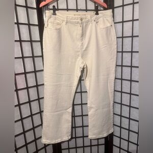 Selma Crop Flare High Rise Slim Through Hip & Thigh